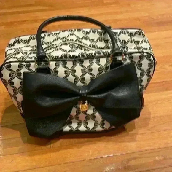 Betsey Johnson Handbags - Betsey Johnson travel handbag